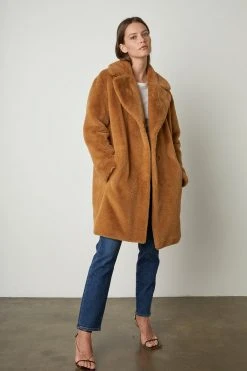 Velvet By Graham & Spencer Womens EVALYN LUX FAUX FUR COAT