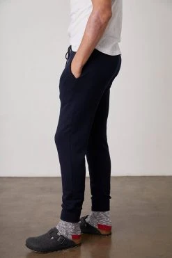 Velvet By Graham & Spencer Mens CROSBY LUXE FLEECE JOGGER 39 Velvet By Graham & Spencer Mens CROSBY LUXE FLEECE JOGGER