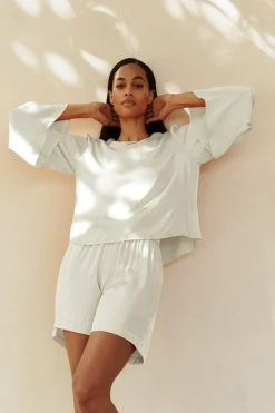 Velvet By Graham & Spencer Womens MAE BELL SLEEVE BLOUSE