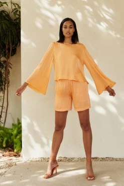 Velvet By Graham & Spencer Womens MAE BELL SLEEVE BLOUSE