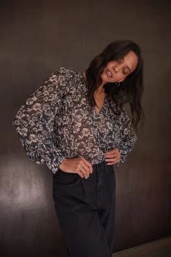 Velvet By Graham & Spencer MILEY PRINTED BOHO BLOUSE Womens