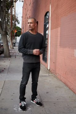 Velvet By Graham & Spencer Mens MATTS OMBRE FLEECE SWEATSHIRT