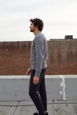 Velvet By Graham & Spencer ROMAN CREW NECK SWEATSHIRT Mens