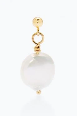 Phyllis+Rosie PEARL STUDS BY PHYLLIS AND ROSIE