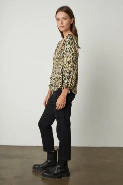 Velvet By Graham & Spencer Womens HADLEE PRINTED BLOUSE 11 Velvet By Graham & Spencer Womens HADLEE PRINTED BLOUSE