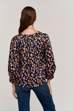 Velvet By Graham & Spencer KACY PRINTED BLOUSE