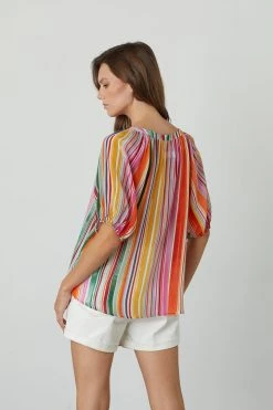 Velvet By Graham & Spencer JESSICA V-NECK PRINTED TOP Womens