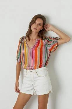 Velvet By Graham & Spencer JESSICA V-NECK PRINTED TOP Womens