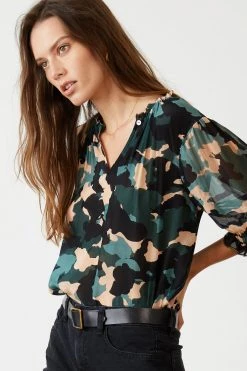 Velvet By Graham & Spencer ULI 3/4 SLEEVE BLOUSE Womens