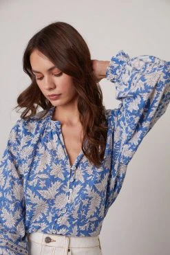 Velvet By Graham & Spencer MIKAYLA BUTTON-UP PRINTED BLOUSE Womens