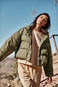 Velvet By Graham & Spencer PRIYA PUFF SLEEVE SWEATSHIRT Womens 19 Velvet By Graham & Spencer PRIYA PUFF SLEEVE SWEATSHIRT Womens