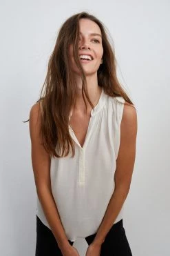 Velvet By Graham & Spencer RAVIN SLEEVELESS BLOUSE Womens