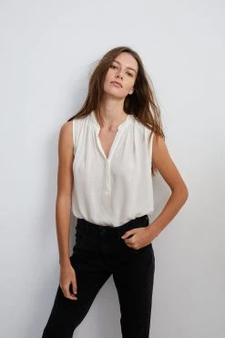 Velvet By Graham & Spencer RAVIN SLEEVELESS BLOUSE Womens