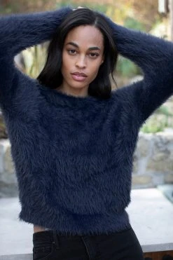 Velvet By Graham & Spencer Womens RAY CREW NECK SWEATER