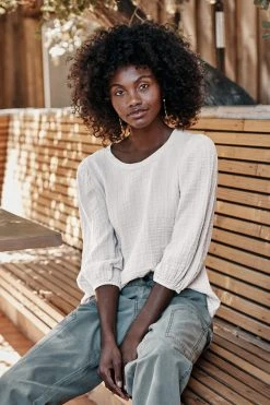 Velvet By Graham & Spencer Womens REEBA COTTON CONTRAST TOP