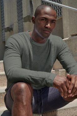 Velvet By Graham & Spencer KAI CREW NECK TEE