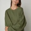 Velvet By Graham & Spencer MARGOT OVERSIZED SWEATSHIRT Womens