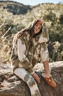 Velvet By Graham & Spencer Womens NISSA TIE DYE SWEATPANT