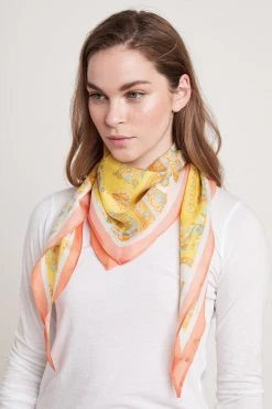 Velvet By Graham & Spencer Womens DIAMOND SHAPE SILK SCARF