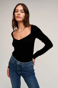 Velvet By Graham & Spencer PEPPA VISCOSE RIB TOP Womens