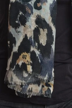 Velvet By Graham & Spencer Womens PRINTED SILK BLEND SCARF BY VISMAYA