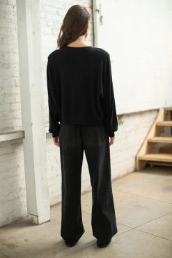 Velvet By Graham & Spencer VISTA CREW NECK TOP Womens