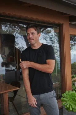 Velvet By Graham & Spencer Mens CHAD RAW EDGE COTTON SLUB POCKET TEE