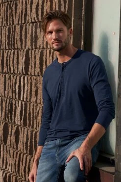 Velvet By Graham & Spencer Mens ALVARO COTTON JERSEY HENLEY