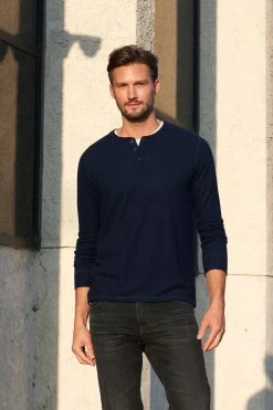 Velvet By Graham & Spencer FAUST MARLED COZY JERSEY HENLEY Mens