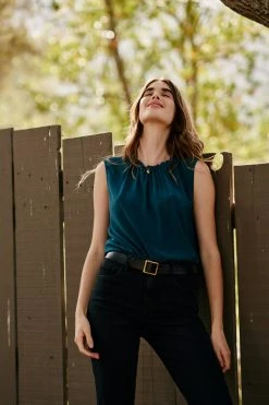 Velvet By Graham & Spencer WENNA SLEEVELESS BLOUSE