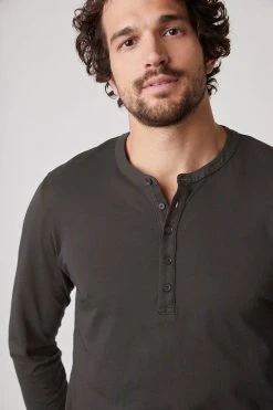 Velvet By Graham & Spencer ALVARO COTTON JERSEY HENLEY Mens