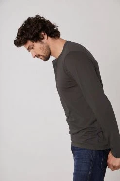 Velvet By Graham & Spencer ALVARO COTTON JERSEY HENLEY Mens