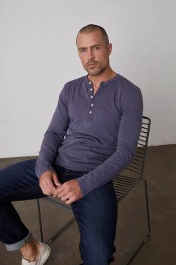 Velvet By Graham & Spencer ALVARO COTTON JERSEY HENLEY Mens