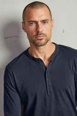 Velvet By Graham & Spencer ALVARO COTTON JERSEY HENLEY