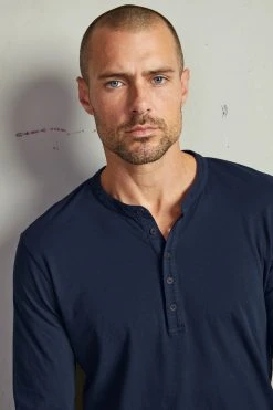 Velvet By Graham & Spencer Mens ALVARO COTTON JERSEY HENLEY