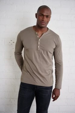 Velvet By Graham & Spencer ALVARO COTTON JERSEY HENLEY Mens