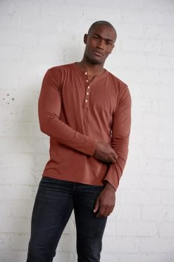 Velvet By Graham & Spencer ALVARO COTTON JERSEY HENLEY Mens