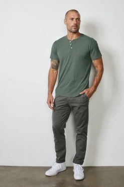 Velvet By Graham & Spencer Mens FULTON SHORT SLEEVE HENLEY