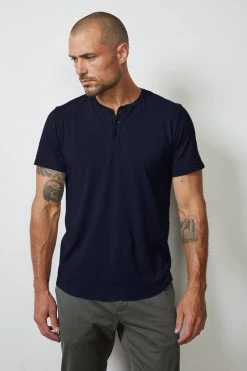 Velvet By Graham & Spencer FULTON SHORT SLEEVE HENLEY Mens