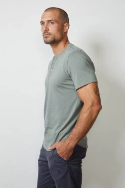 Velvet By Graham & Spencer FULTON SHORT SLEEVE HENLEY Mens