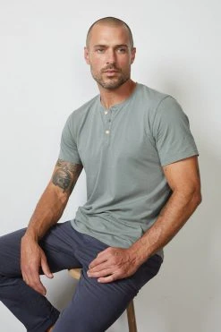 Velvet By Graham & Spencer FULTON SHORT SLEEVE HENLEY Mens