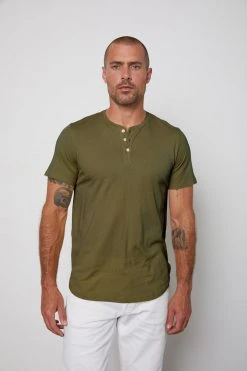 Velvet By Graham & Spencer Mens FULTON SHORT SLEEVE HENLEY