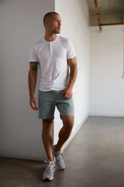 Velvet By Graham & Spencer FULTON SHORT SLEEVE HENLEY Mens