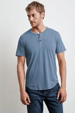 Velvet By Graham & Spencer Mens FULTON SHORT SLEEVE HENLEY