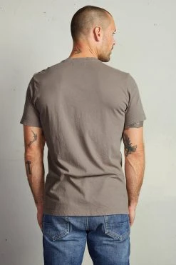 Velvet By Graham & Spencer HOWARD WHISPER CLASSIC CREW NECK TEE Mens