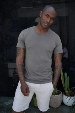 Velvet By Graham & Spencer HOWARD WHISPER CLASSIC CREW NECK TEE Mens