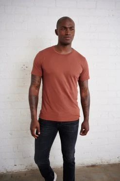 Velvet By Graham & Spencer HOWARD WHISPER CLASSIC CREW NECK TEE Mens