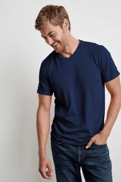 Velvet By Graham & Spencer Mens SAMSEN WHISPER CLASSIC V-NECK TEE