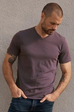 Velvet By Graham & Spencer Mens SAMSEN WHISPER CLASSIC V-NECK TEE