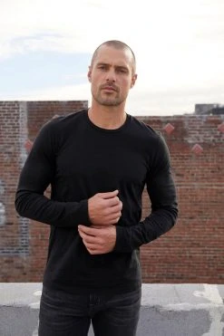 Velvet By Graham & Spencer SKEETER WHISPER CLASSIC CREW NECK TEE